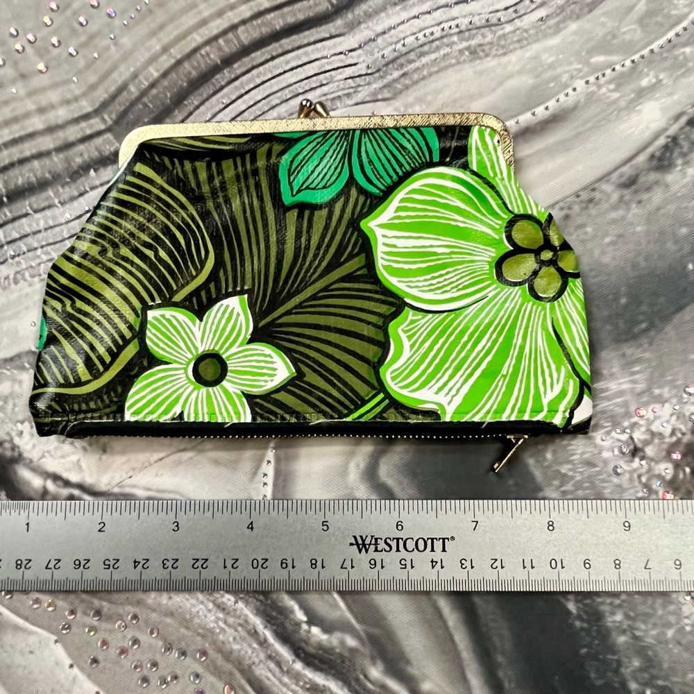 Vintage vinyl coin purse